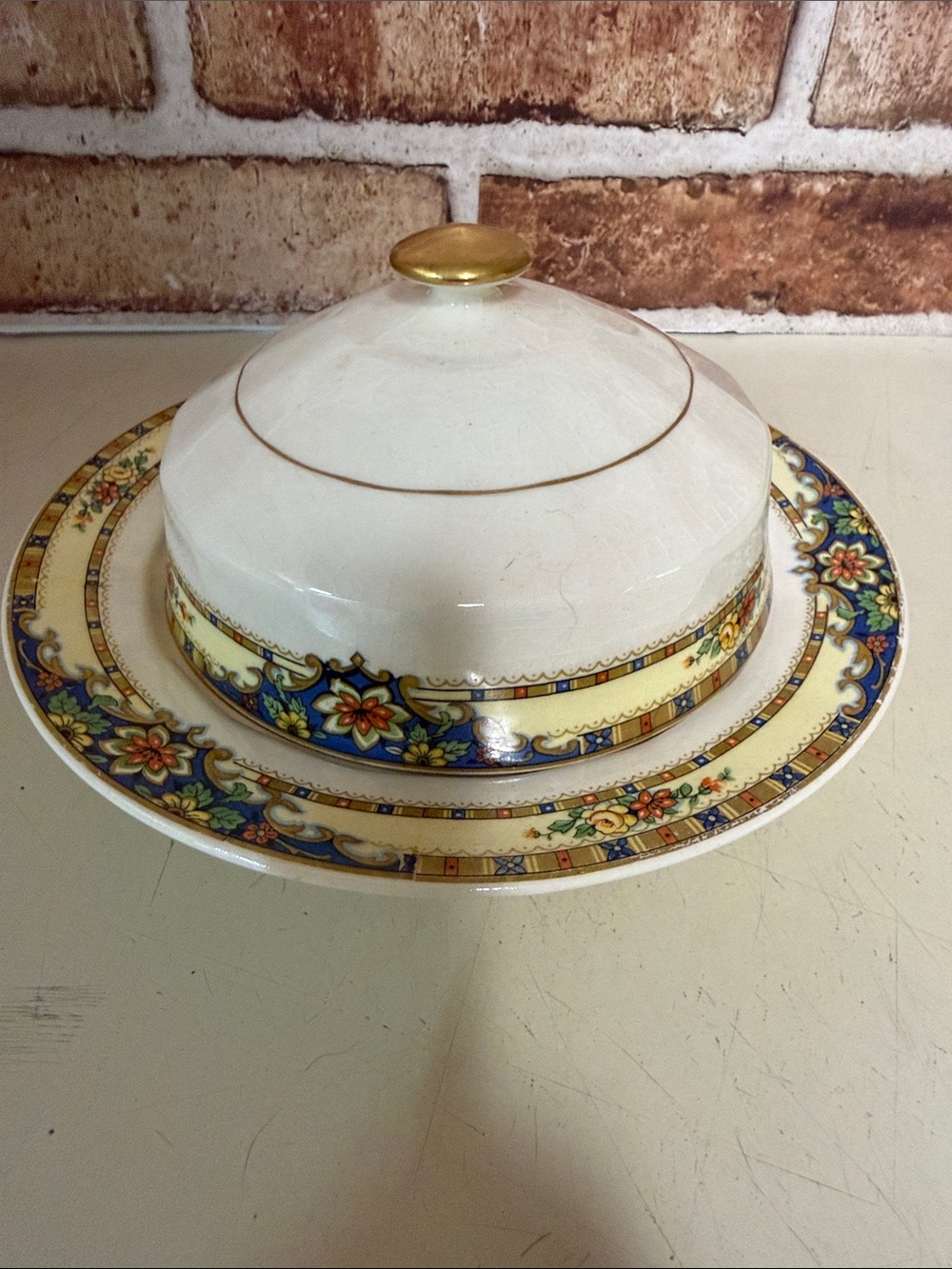 Decorative Covered Butter Dish in Cream and Gold